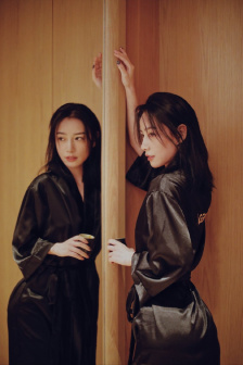 女裸全身无奶胸罩内裤图片